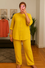 Charger l'image dans la galerie, TISSU CRÊPE  (Un ensemble pantalon  & chemise )