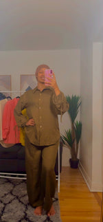 Charger l&#39;image dans la galerie, TISSU CRÊPE  (Un ensemble pantalon  &amp; chemise )
